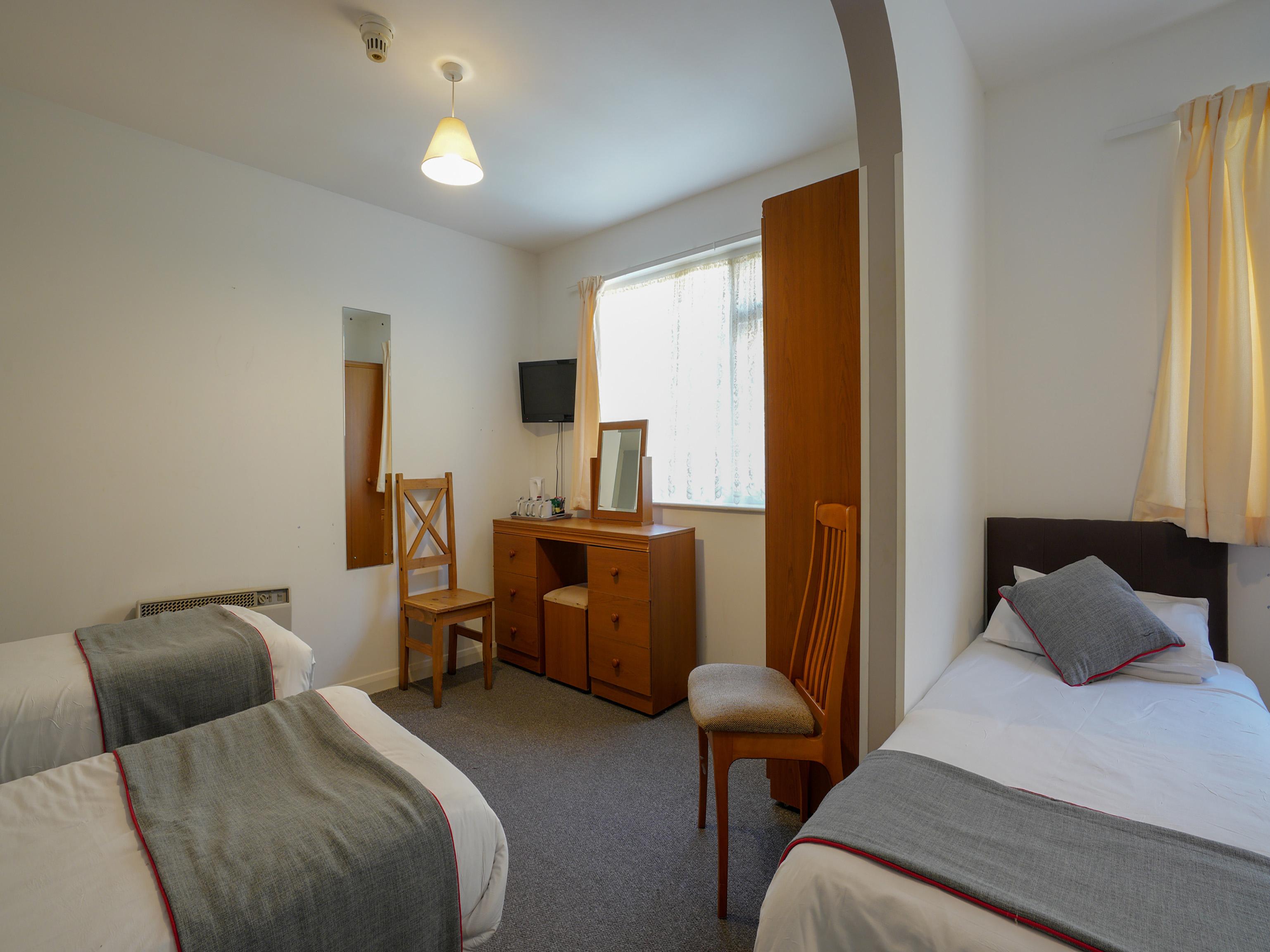 Oyo Shanklin Beach Hotel Bagian luar foto