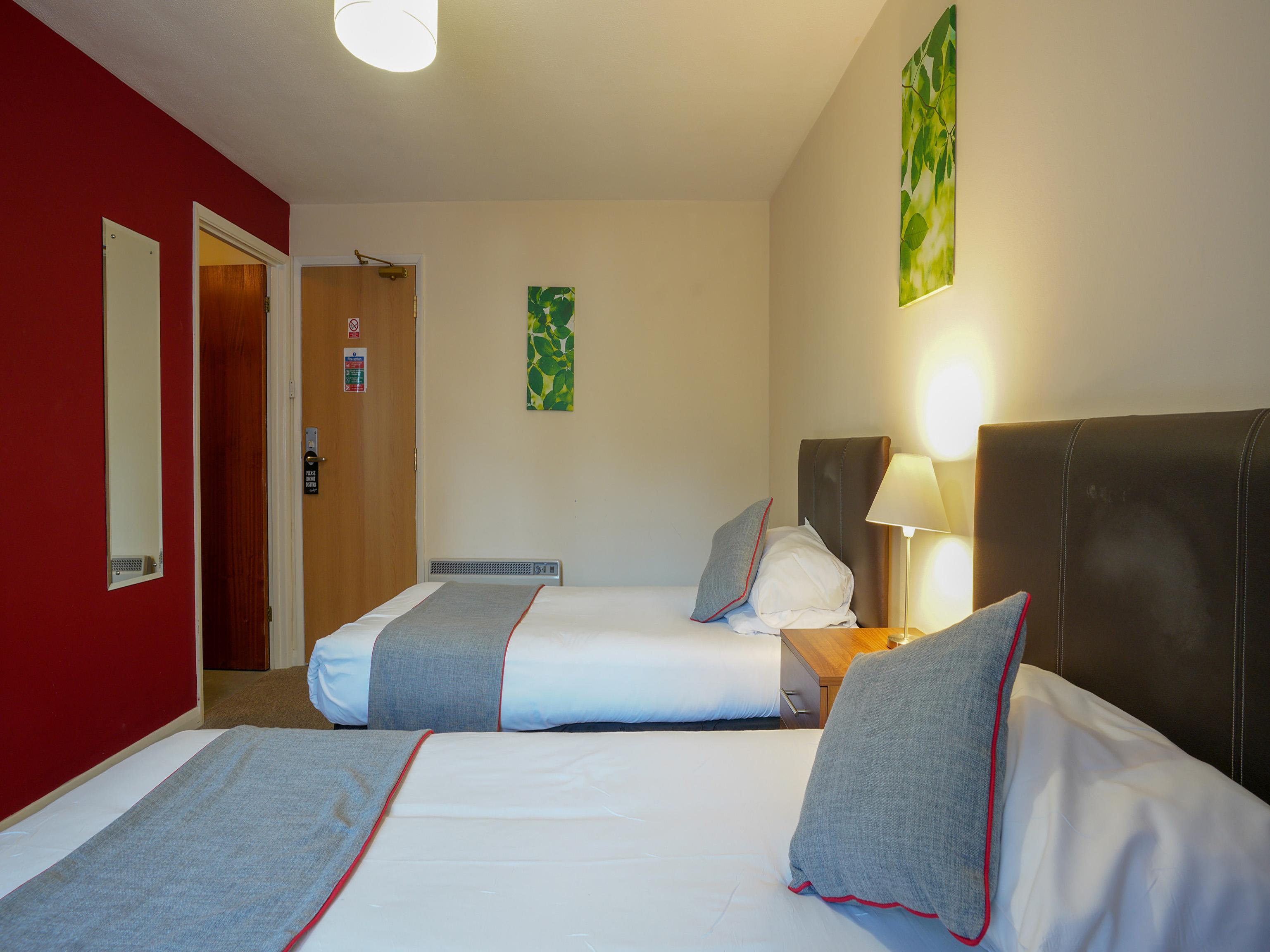 Oyo Shanklin Beach Hotel Bagian luar foto