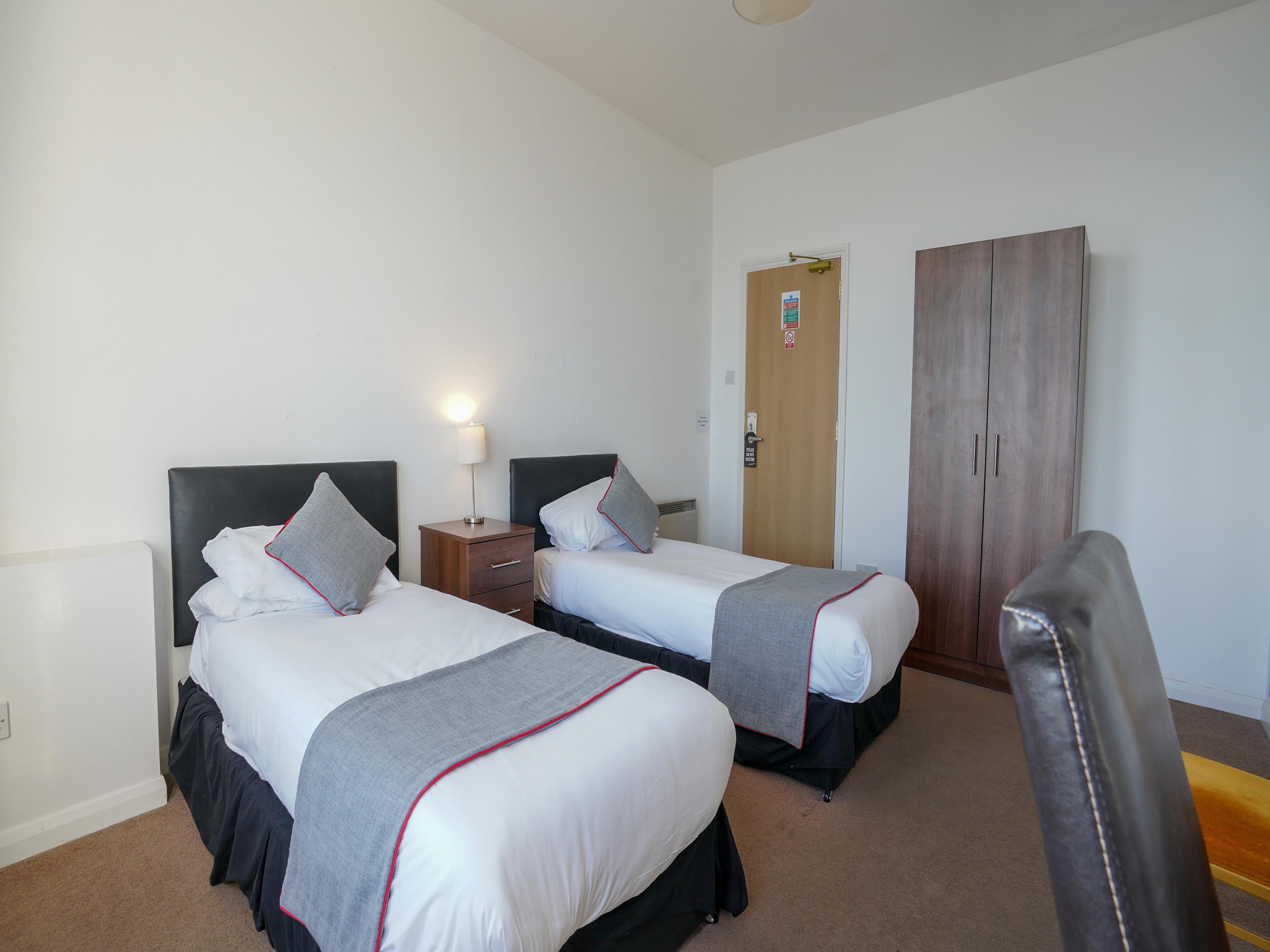 Oyo Shanklin Beach Hotel Bagian luar foto