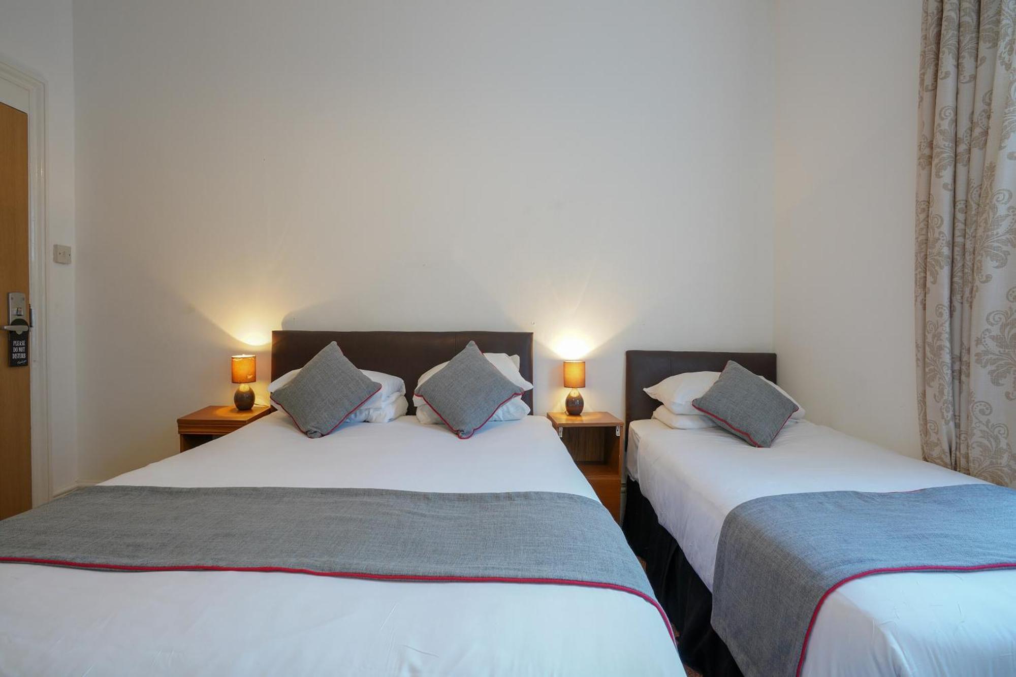 Oyo Shanklin Beach Hotel Bagian luar foto